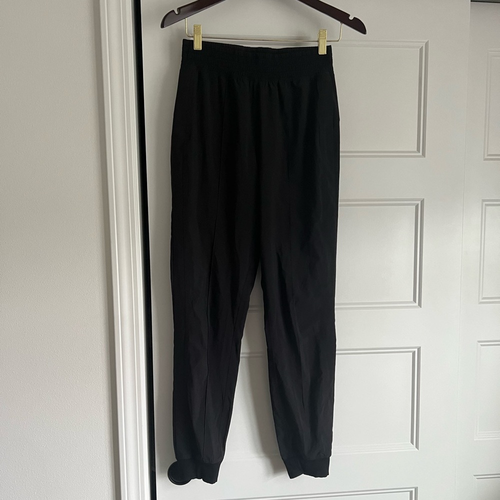 Lululemon wind pant jogger